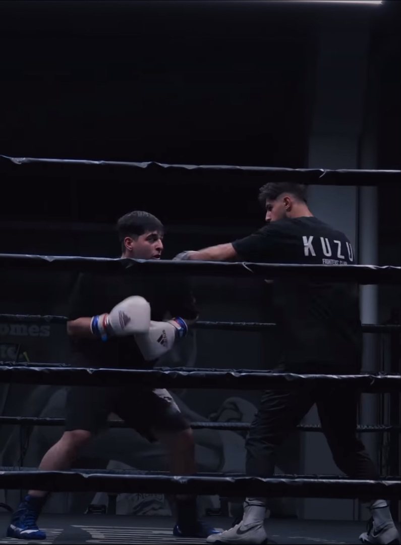 Mohsen Carter sparring in the ring